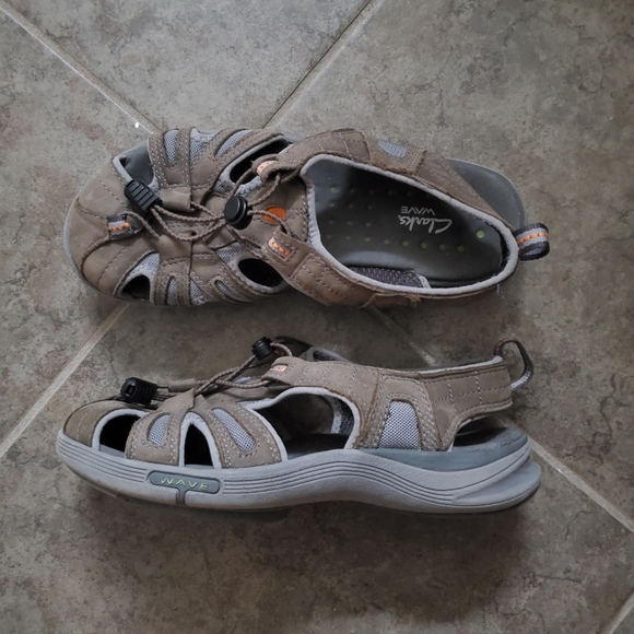 clarks hiking sandals